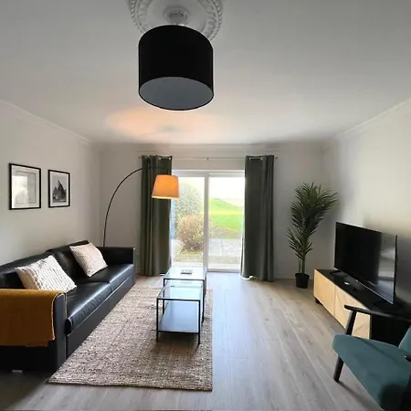 Luxury By The Coast- Sleeps 4 Apartman